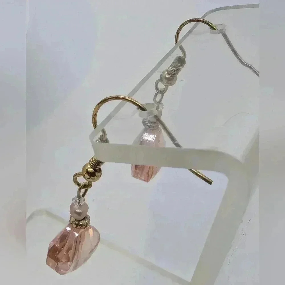 NWOT Blush Irredecent Fresh Water Pearl Earrings - Picture 3 of 7